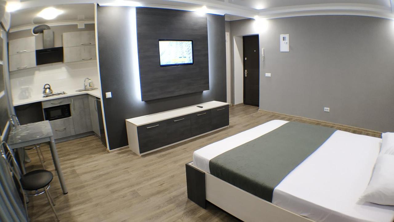 Двухкомнатный Люкс Центр Металлургов 19 Kr Apartments 크리보이 로그 외부 사진