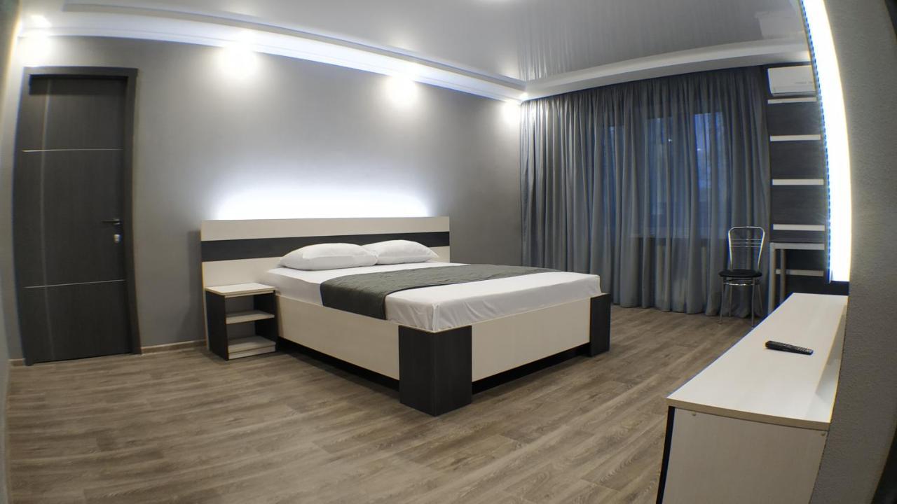 Двухкомнатный Люкс Центр Металлургов 19 Kr Apartments 크리보이 로그 외부 사진